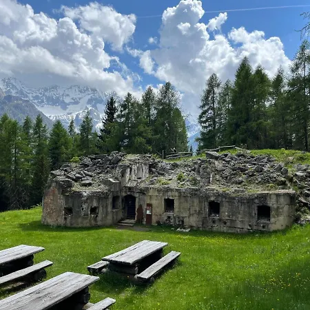 La Casa Bianca - Ski, Hike & Bike Passo del Tonale